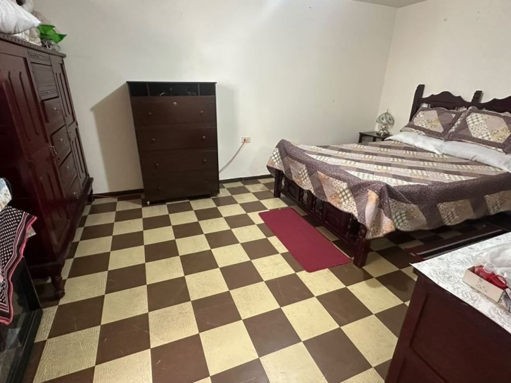 Casa de 6 alcobas en venta en San Joaquín, Bogotá, 334 m² · foto 17 de 20