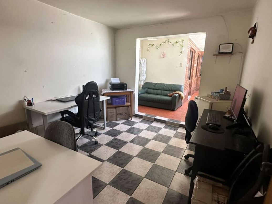 Casa de 6 alcobas en venta en San Joaquín, Bogotá, 334 m² · foto 14 de 20