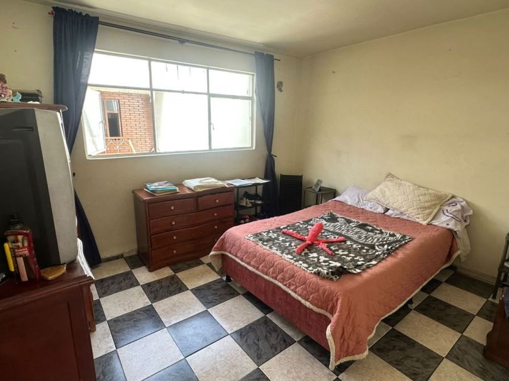 Casa de 6 alcobas en venta en San Joaquín, Bogotá, 334 m² · foto 10 de 20