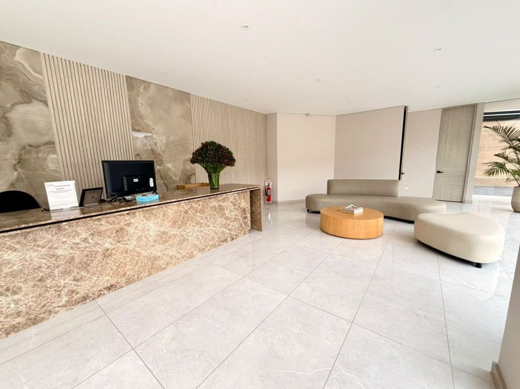 Apartamento de 2 alcobas en venta en San Patricio, Bogotá, 81 m² · foto 2 de 15