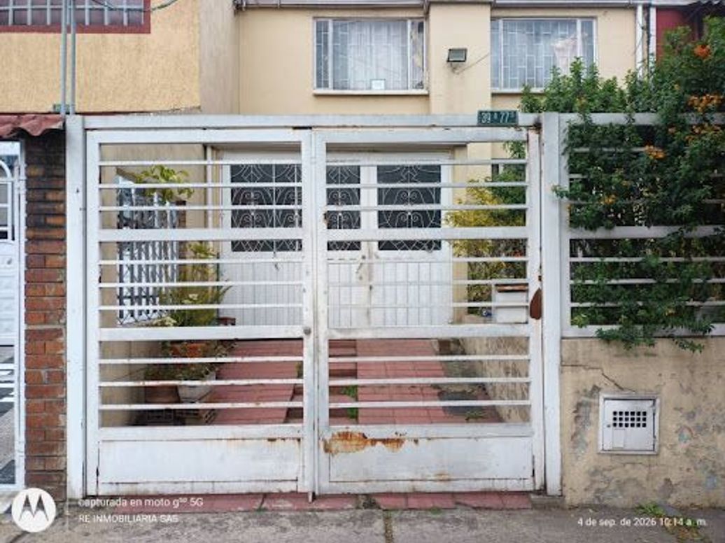 Casa de 3 alcobas en venta en Villa Sonia, Bogotá, 248 m² · foto 3 de 20