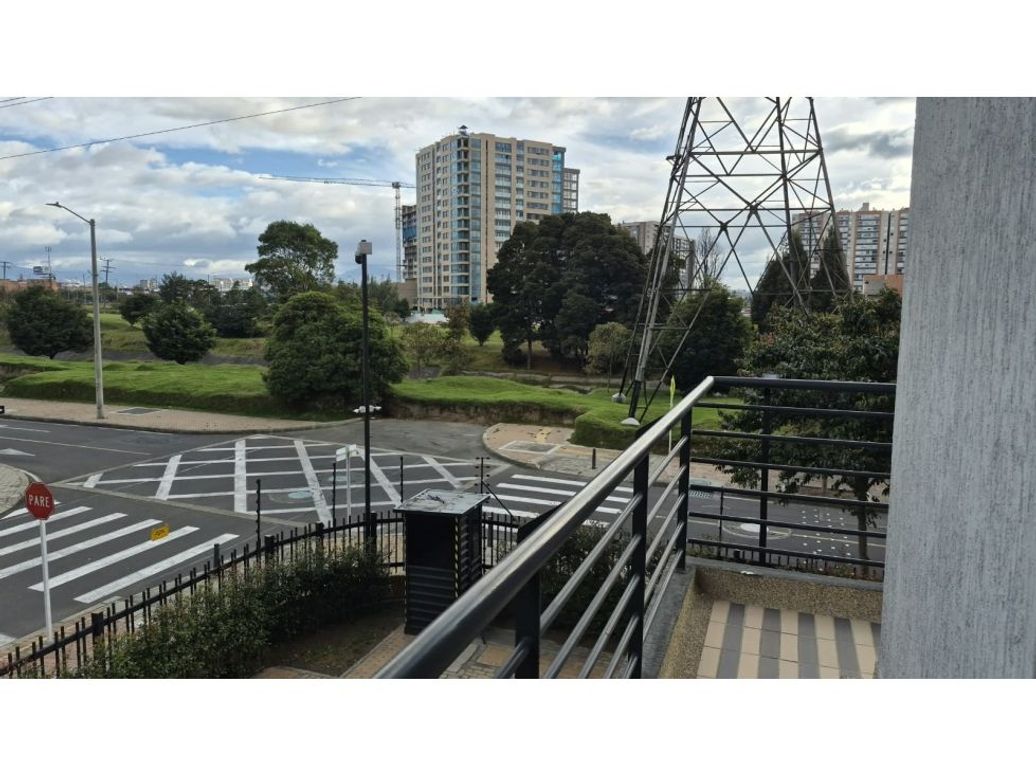 Apartamento de 3 alcobas en venta en La Felicidad, Bogotá, 140 m² · foto 12 de 20