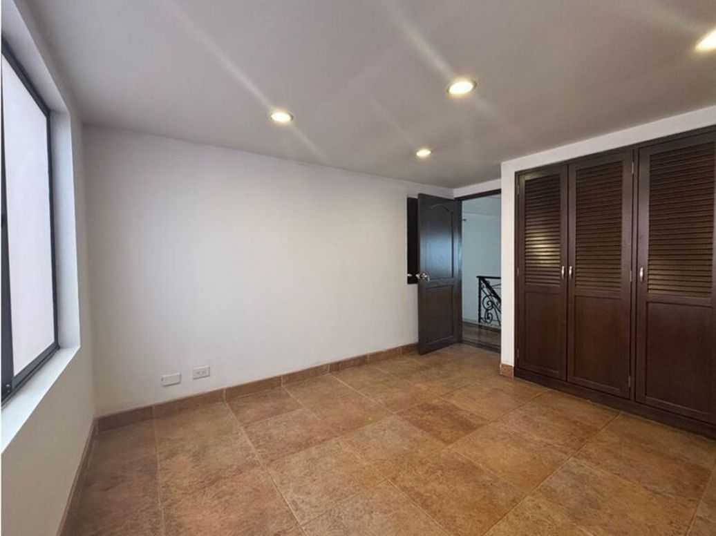 Apartamento de 3 alcobas en venta en Bella Suiza, Bogotá, 200 m² · foto 15 de 20