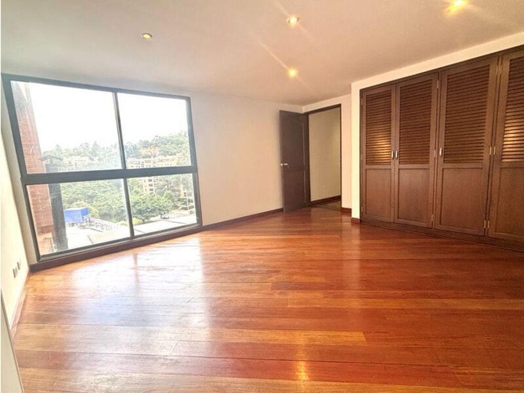 Apartamento de 3 alcobas en venta en Bella Suiza, Bogotá, 200 m² · foto 18 de 20