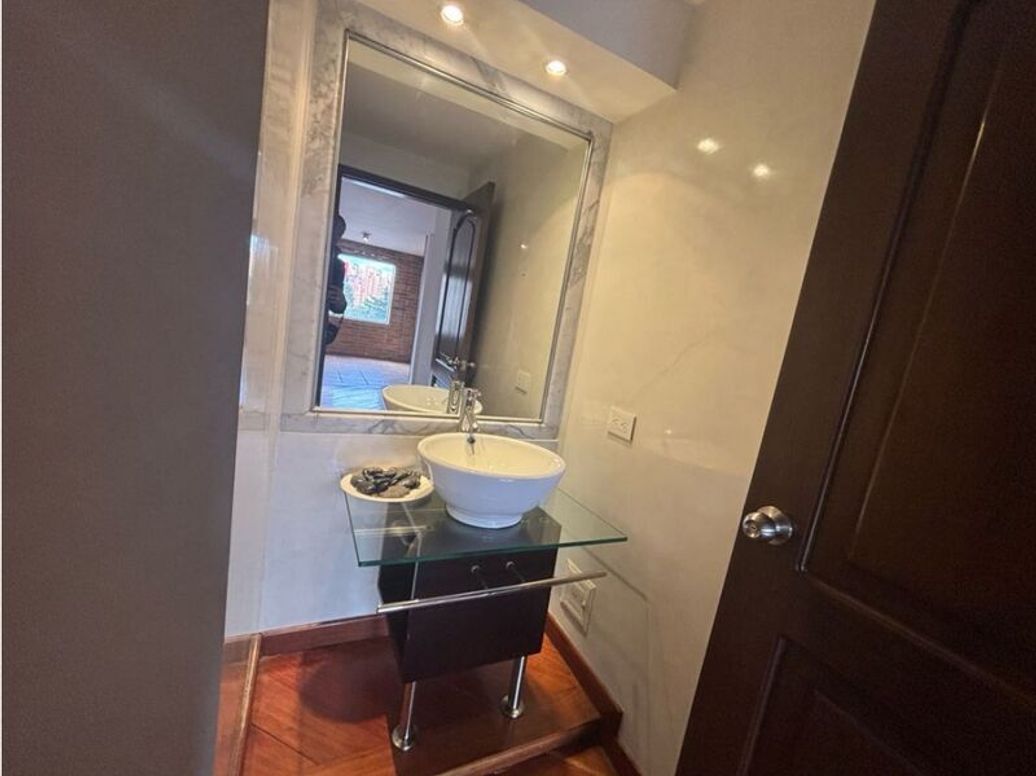 Apartamento de 3 alcobas en venta en Bella Suiza, Bogotá, 200 m² · foto 10 de 20