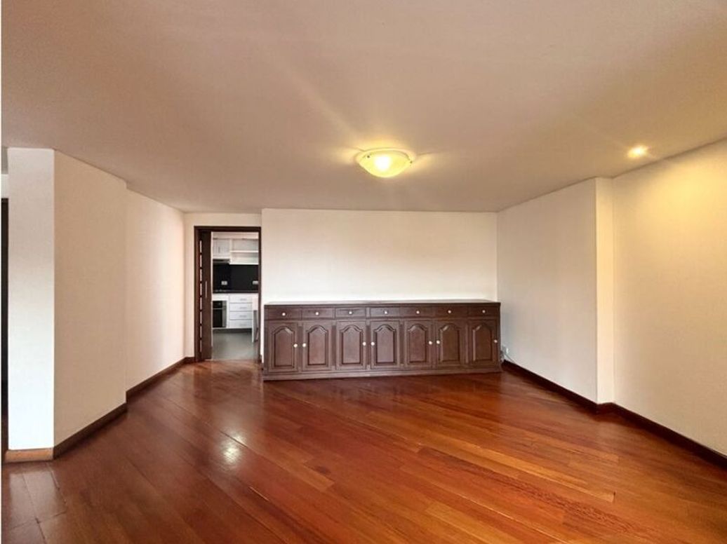 Apartamento de 3 alcobas en venta en Bella Suiza, Bogotá, 200 m² · foto 6 de 20