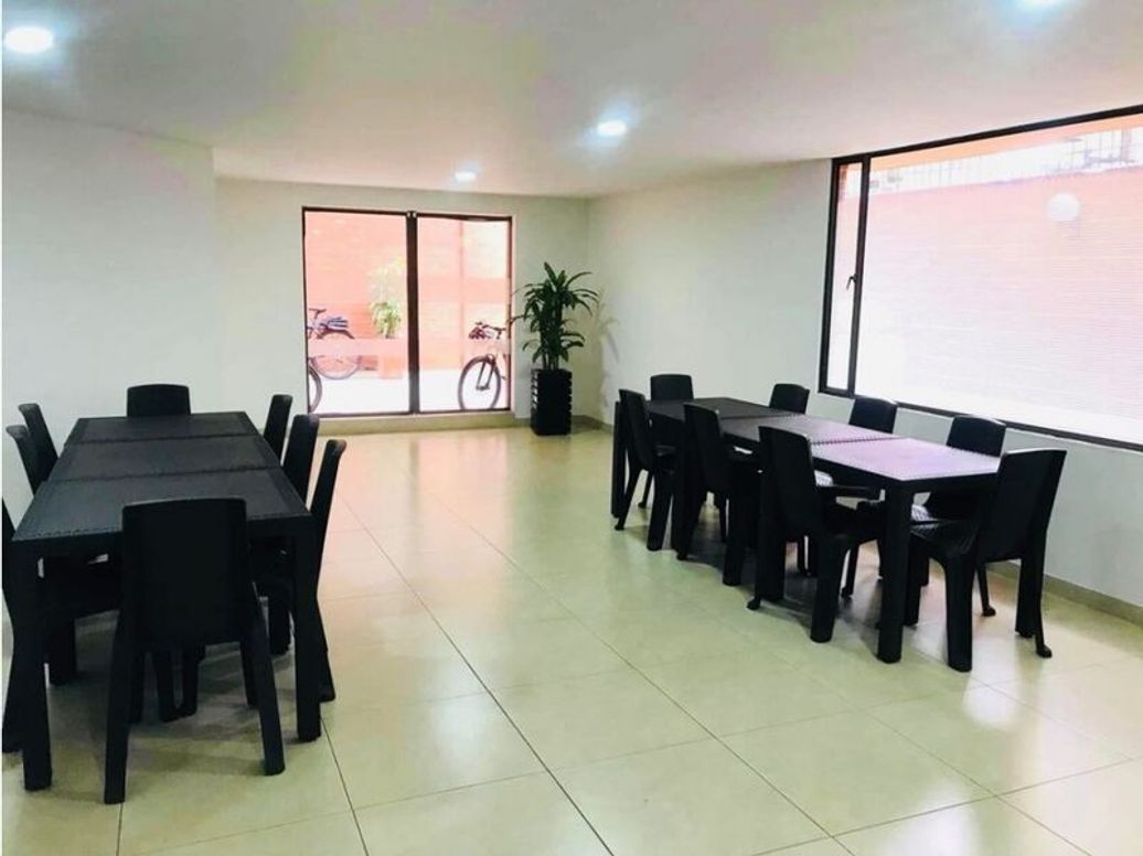 Apartamento de 3 alcobas en venta en Country Club, Bogotá, 220 m² · foto 12 de 12
