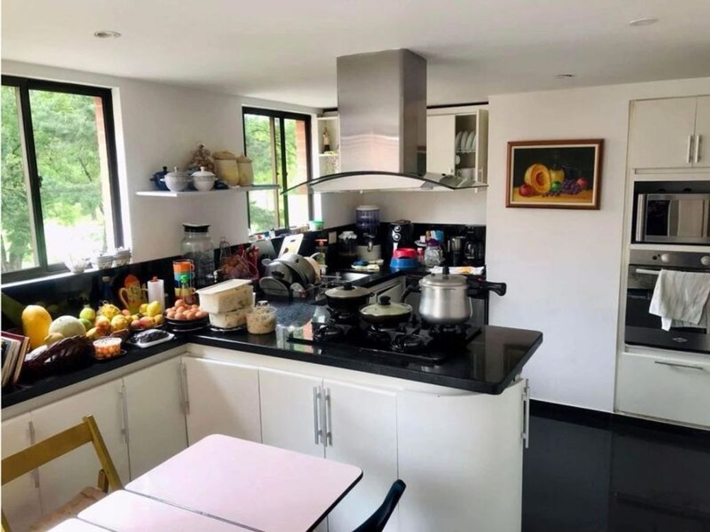 Apartamento de 3 alcobas en venta en Country Club, Bogotá, 220 m² · foto 5 de 12