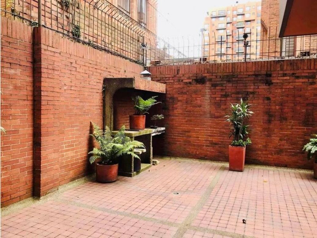 Apartamento de 3 alcobas en venta en Country Club, Bogotá, 220 m² · foto 11 de 12