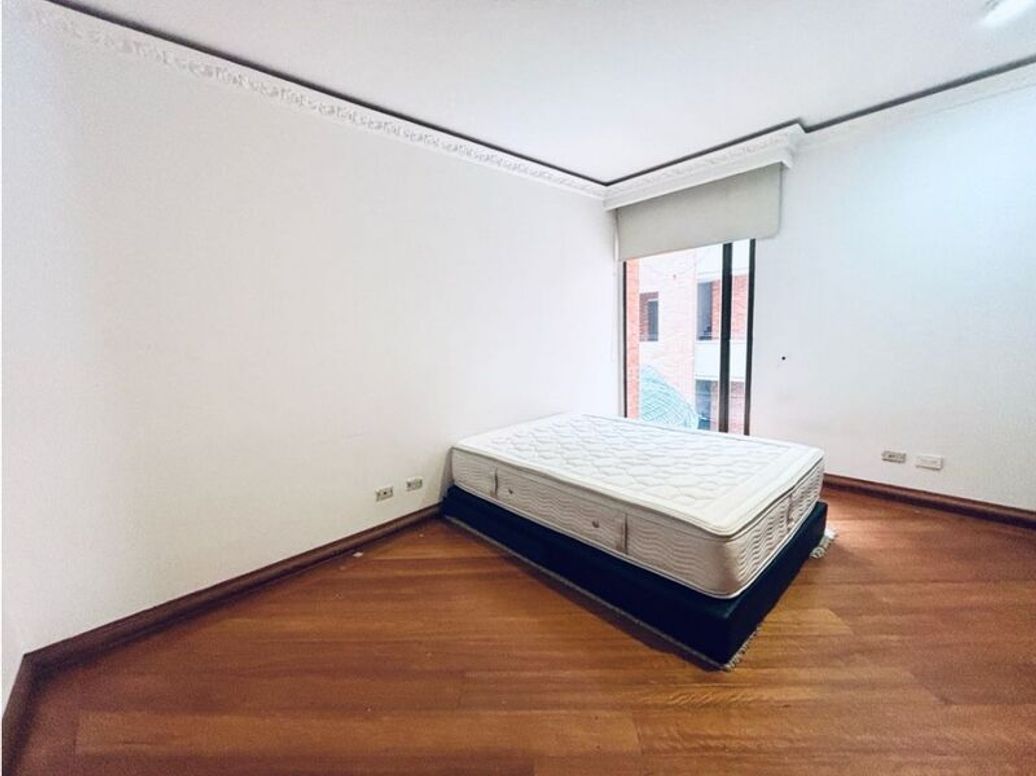 Apartamento de 2 alcobas en venta en La Carolina, Bogotá, 150 m² · foto 4 de 16