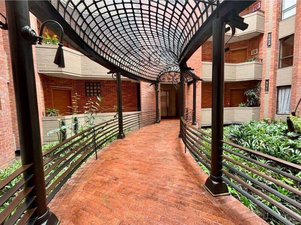 Apartamento de 2 alcobas en venta en La Carolina, Bogotá, 150 m² · foto 9 de 16