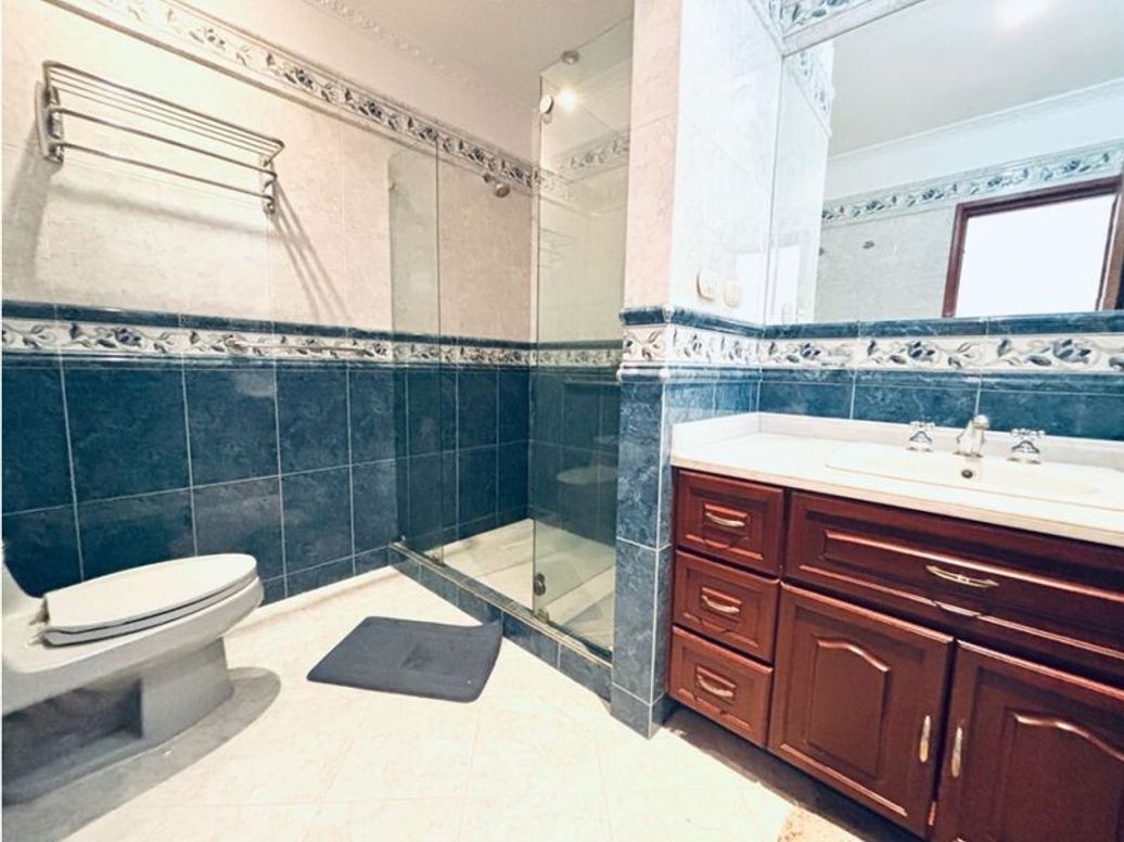 Apartamento de 2 alcobas en venta en La Carolina, Bogotá, 150 m² · foto 8 de 16