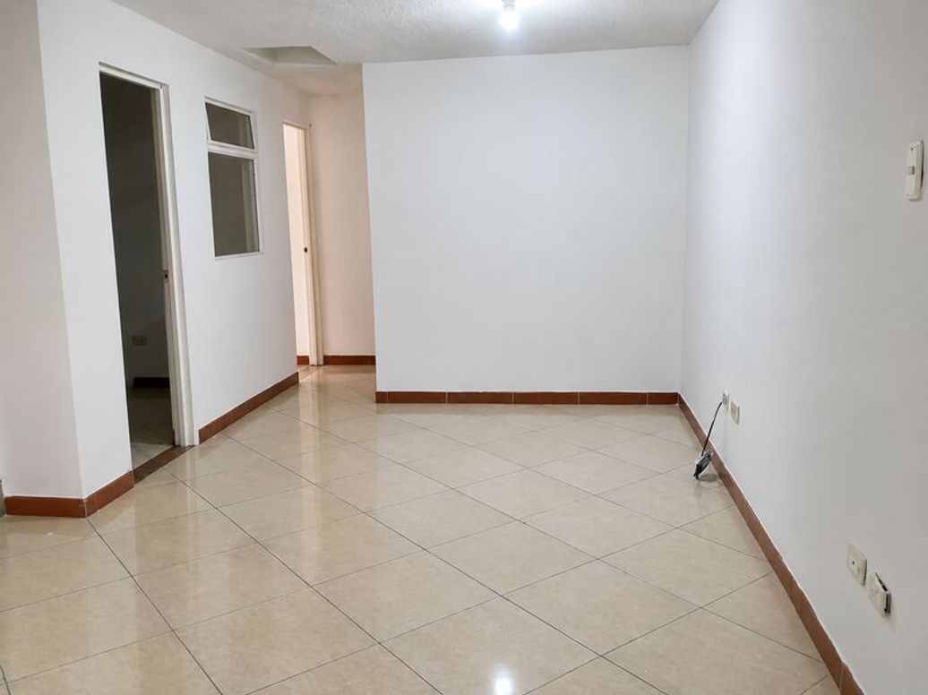 Casa de 5 alcobas en venta en Santa Barbara Oriental, Bogotá, 247 m² · foto 3 de 11