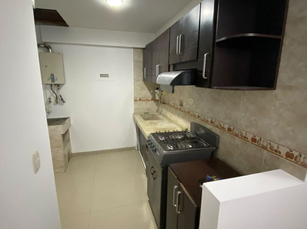 Apartamento de 2 alcobas en venta en Ub. Castilla Real, Bogotá, 49 m² · foto 3 de 7
