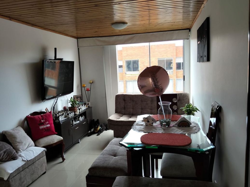 Apartamento de 3 alcobas en venta en Ub. Castilla Real, Bogotá, 51 m² · foto 2 de 14