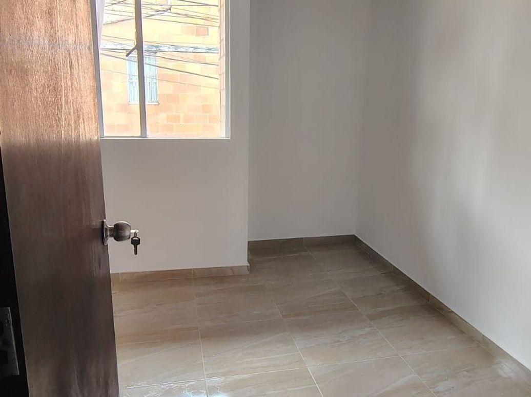Casa de 2 alcobas en venta en Las Brisas, Bogotá, 33 m² · foto 6 de 12