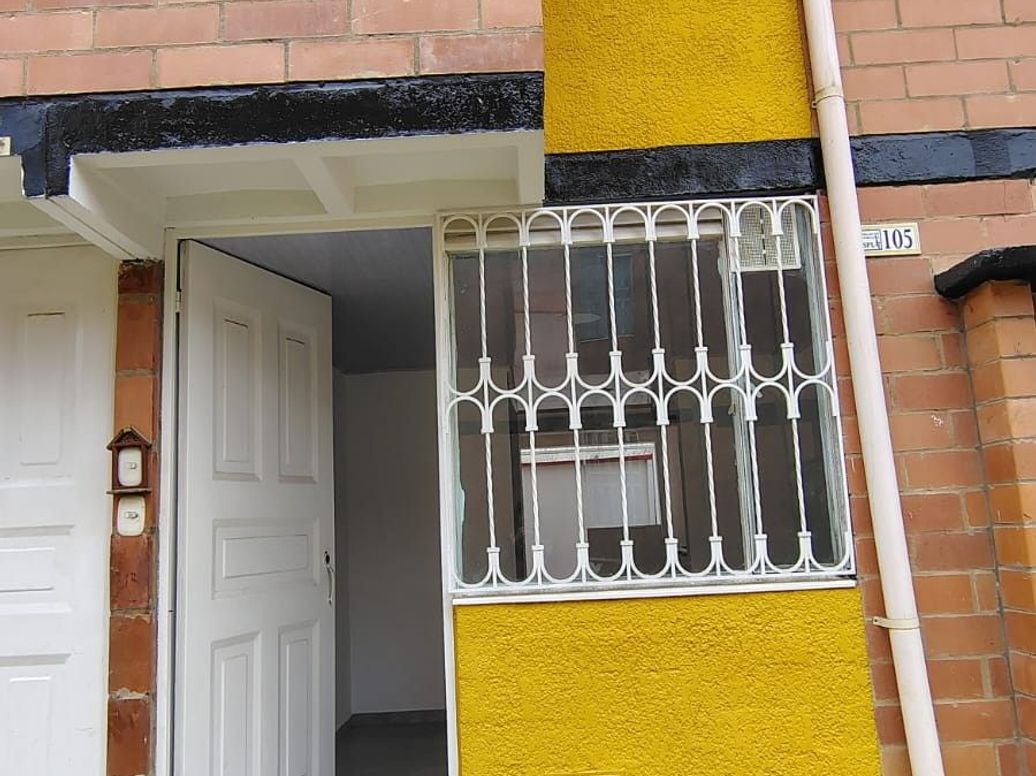 Casa de 2 alcobas en venta en Las Brisas, Bogotá, 33 m² · foto 2 de 12