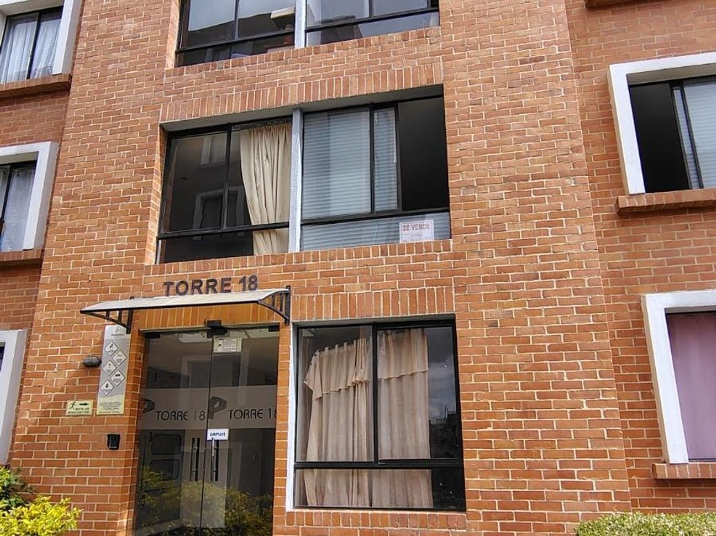 Apartamento de 3 alcobas en venta en Madelena I Y Ii, Bogotá, 46 m² · foto 2 de 16