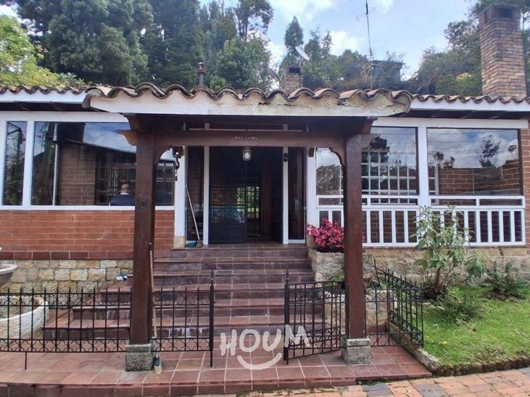 Casa de 3 alcobas en venta en San Isidro, Bogotá, 270 m² · foto 2 de 20