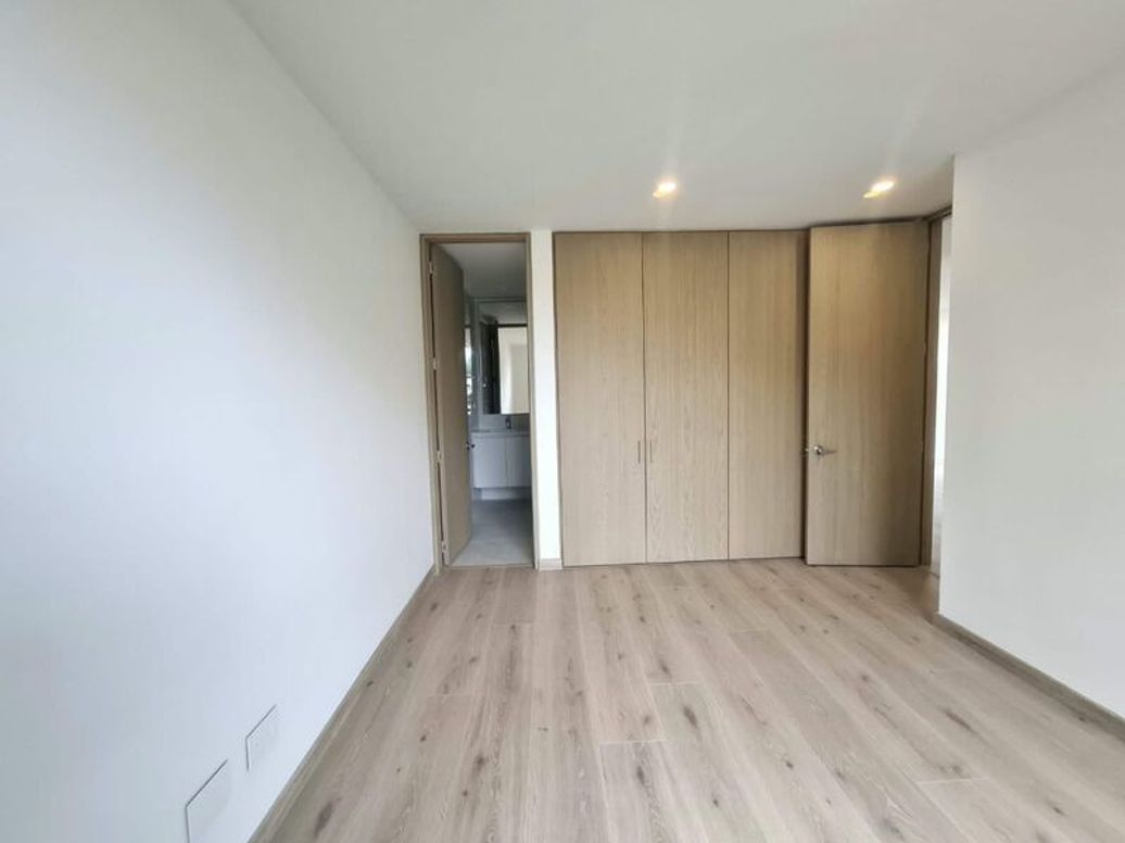 Apartamento de 3 alcobas en venta en La Esperanza Norte, Bogotá, 177 m² · foto 12 de 20