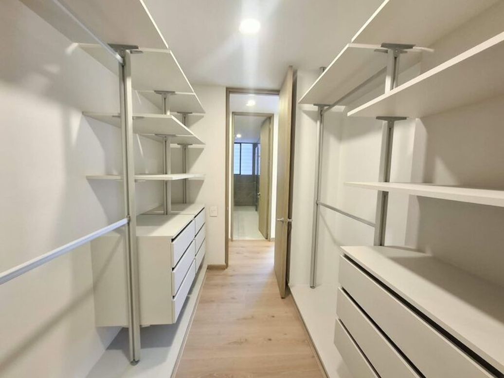 Apartamento de 3 alcobas en venta en La Esperanza Norte, Bogotá, 177 m² · foto 7 de 20