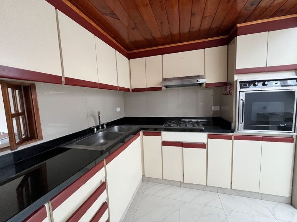 Casa de 4 alcobas en venta en San José De Bavaria, Bogotá, 145 m² · foto 6 de 20