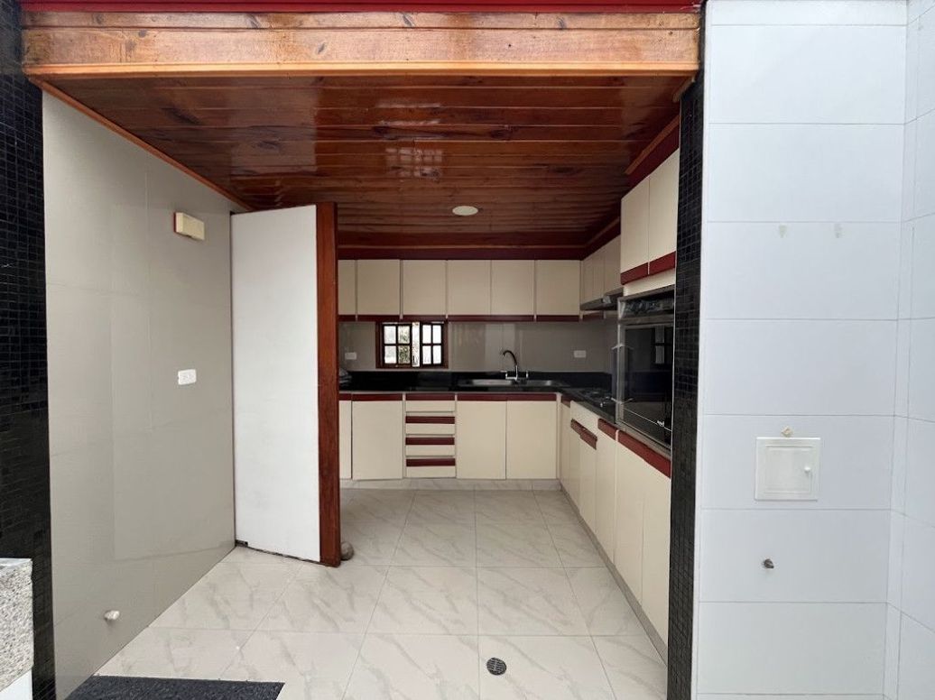 Casa de 4 alcobas en venta en San José De Bavaria, Bogotá, 145 m² · foto 8 de 20