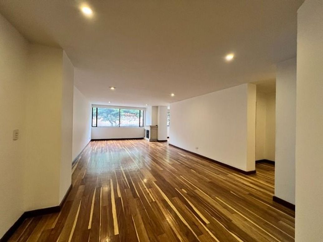 Apartamento de 2 alcobas en venta en Las Acacias, Bogotá, 125 m² · foto 2 de 20