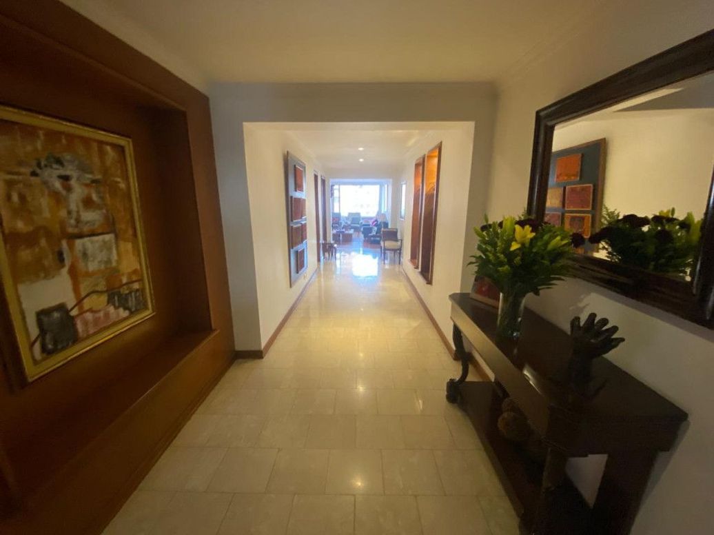 Apartamento de 3 alcobas en venta en Cr. El Bosque, Bogotá, 193 m² · foto 3 de 20
