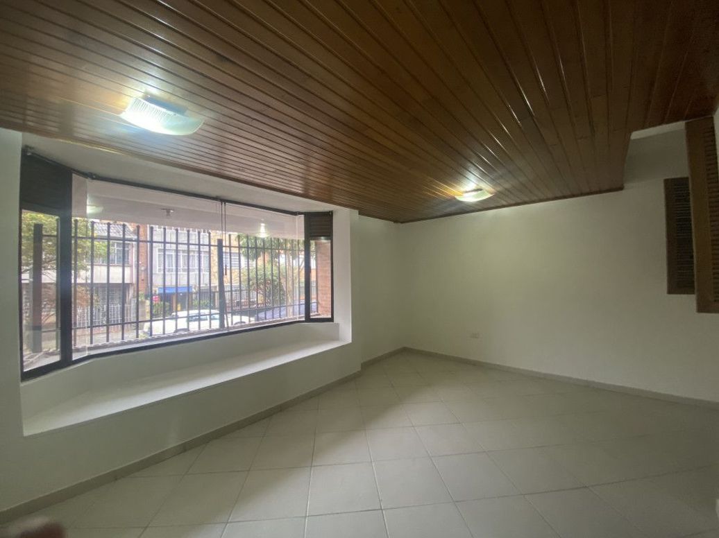 Apartamento de 2 alcobas en venta en Banco Central, Bogotá, 55 m² · foto 2 de 20