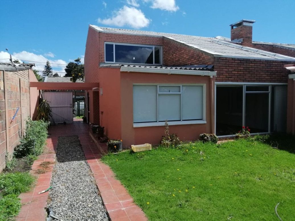 Casa de 5 alcobas en venta en Niza, Bogotá, 260 m² · foto 13 de 20