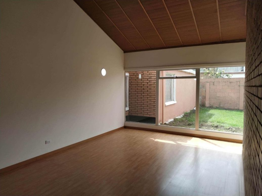 Casa de 5 alcobas en venta en Niza, Bogotá, 260 m² · foto 5 de 20