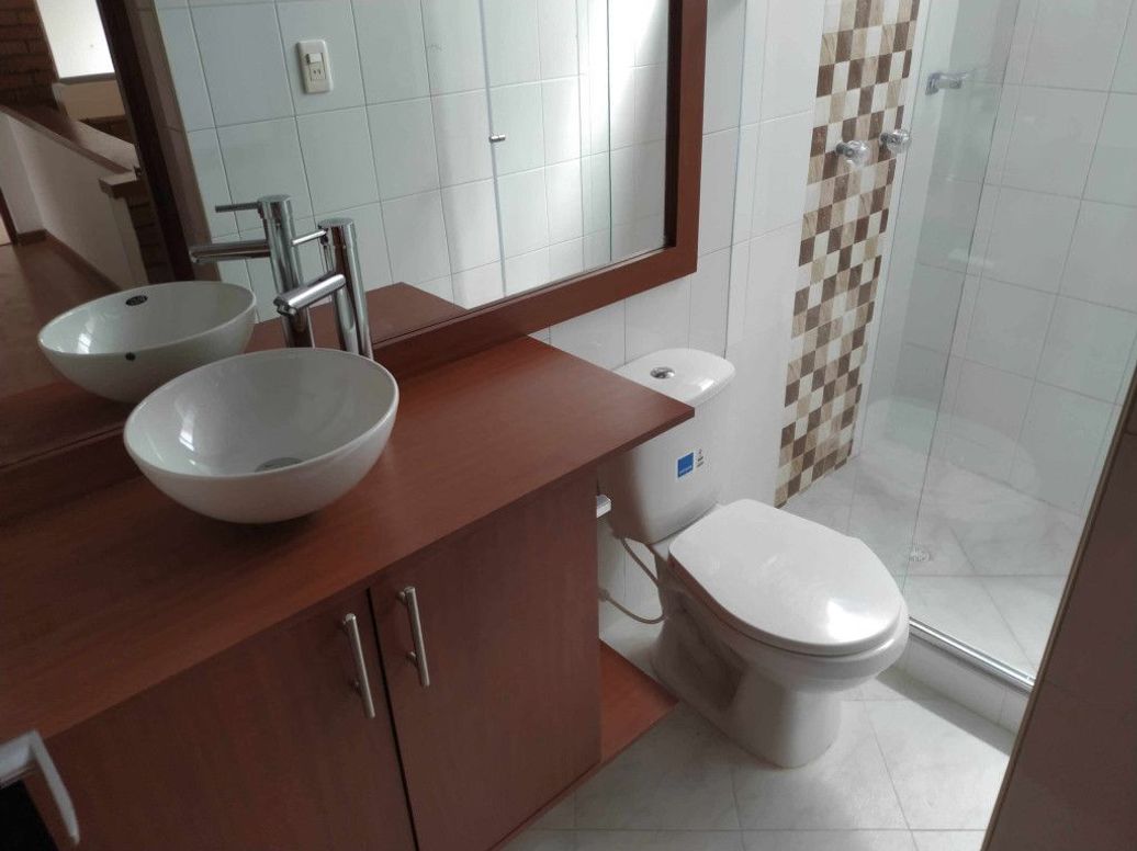 Casa de 5 alcobas en venta en Niza, Bogotá, 260 m² · foto 10 de 20