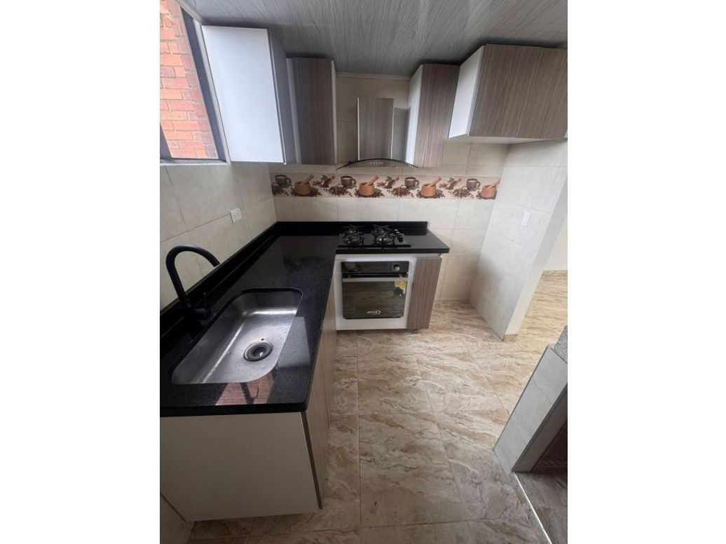 Apartamento de 3 alcobas en venta en Centro Fontibon, Bogotá, 67 m² · foto 4 de 18