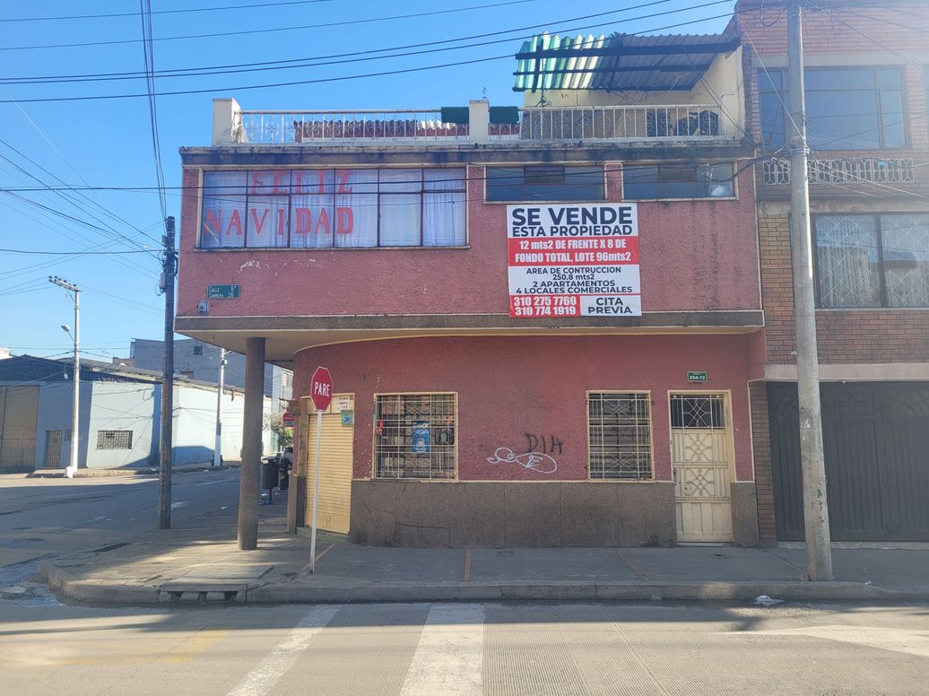 Casa de 5 alcobas en venta en Ricaurte, Bogotá, 251 m² · foto 4 de 20