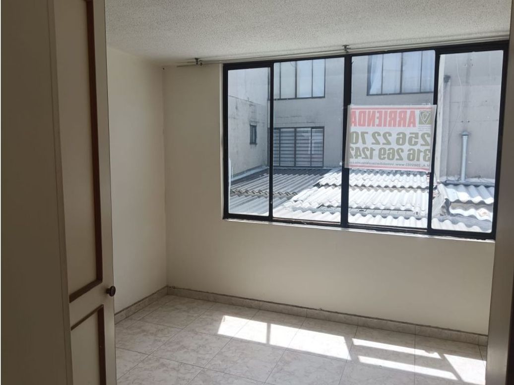 Casa de 3 alcobas en venta en Quintas De Santa Bárbara, Bogotá, 85 m² · foto 7 de 16
