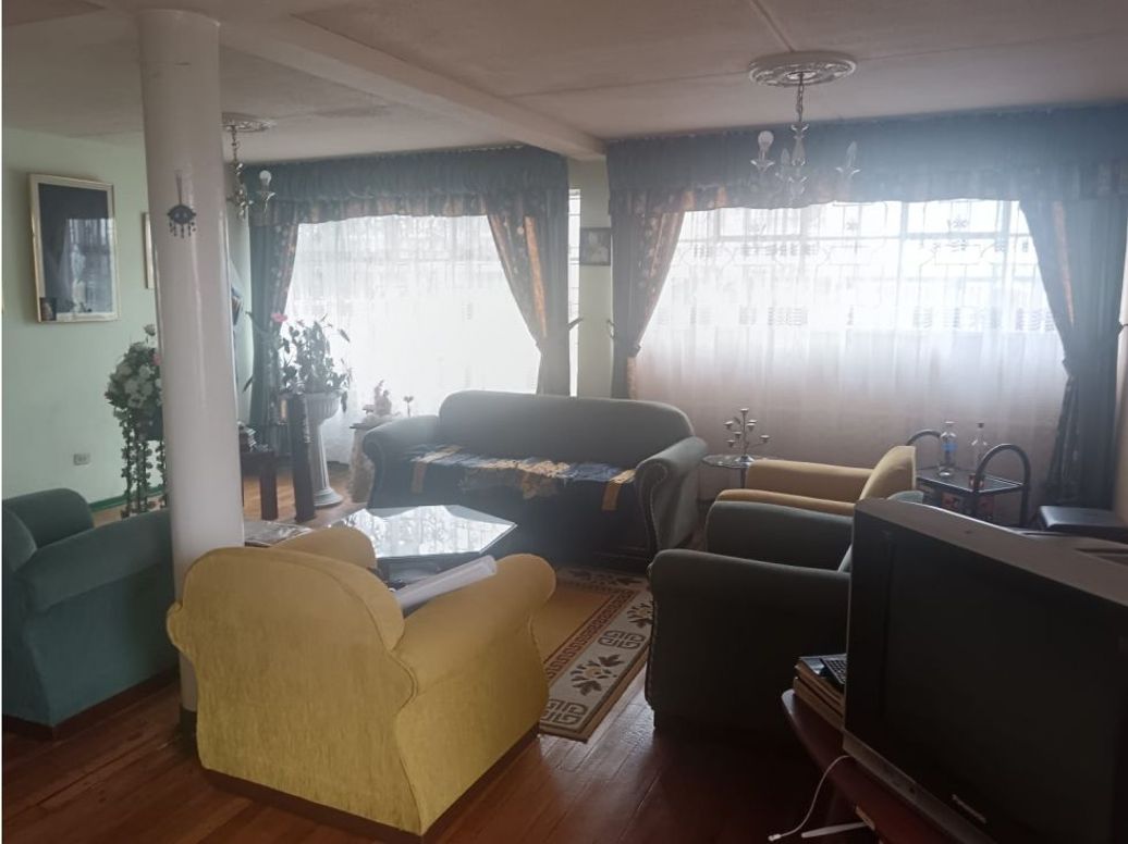 Casa de 5 alcobas en venta en José Joaquín Vargas, Bogotá, 195 m² · foto 13 de 15