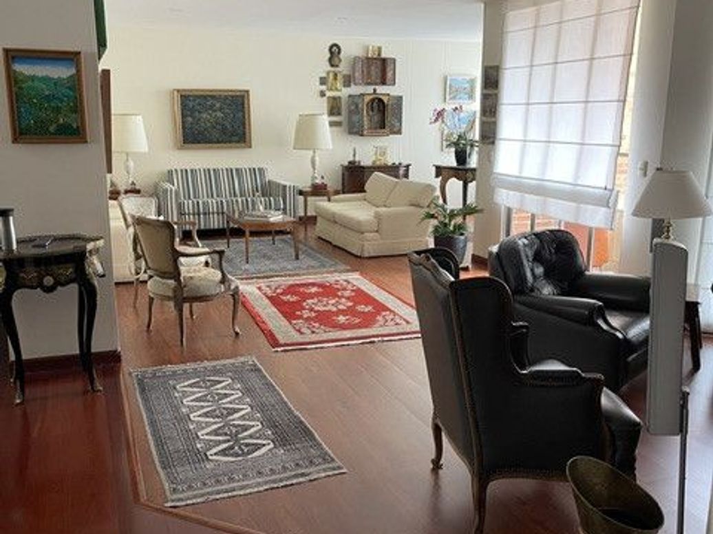 Apartamento de 3 alcobas en venta en Los Alpes, Bogotá, 228 m² · foto 2 de 20
