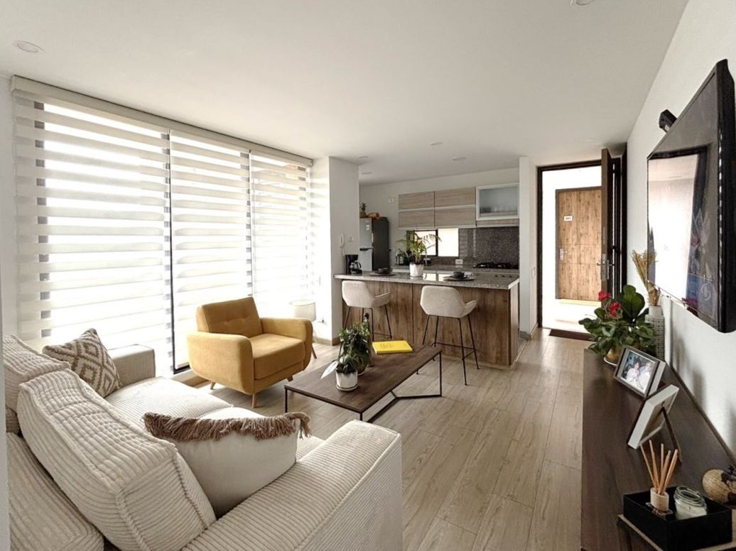 Apartamento de 1 alcoba en venta en Mazurén, Bogotá, 57 m² · foto 2 de 11