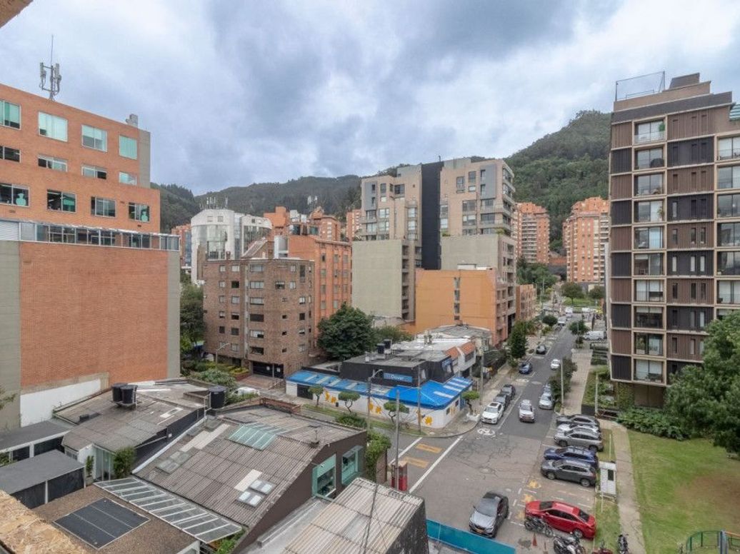Apartamento de 2 alcobas en venta en Santa Barbara Oriental, Bogotá, 107 m² · foto 14 de 15