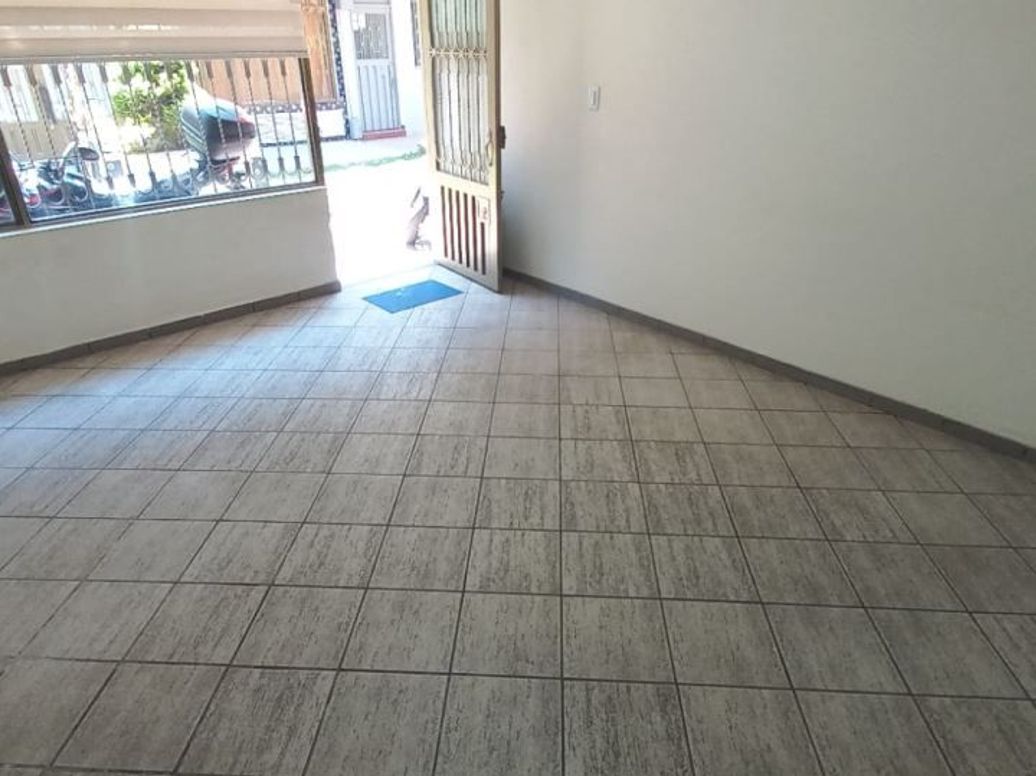 Casa de 4 alcobas en venta en Villas De Granada, Bogotá, 130 m² · foto 2 de 20