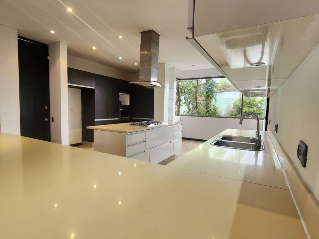 Casa de 3 alcobas en venta en Viveros, Bogotá, 346 m² · foto 6 de 20