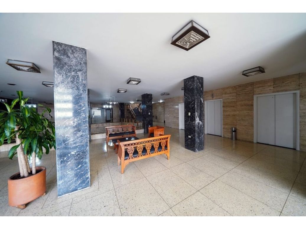 Apartamento de 3 alcobas en venta en San Martin, Bogotá, 165 m² · foto 4 de 20