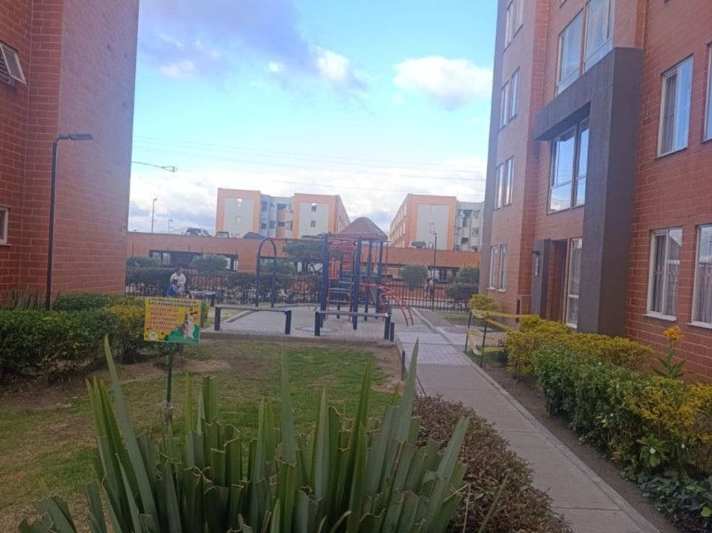 Apartamento de 2 alcobas en venta en Atlanta, Bogotá, 56 m² · foto 2 de 14