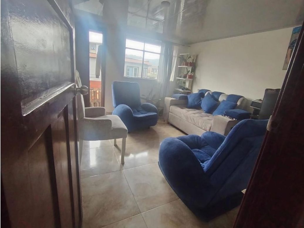 Casa de 10 alcobas en venta en San José Sur, Bogotá, 300 m² · foto 6 de 14