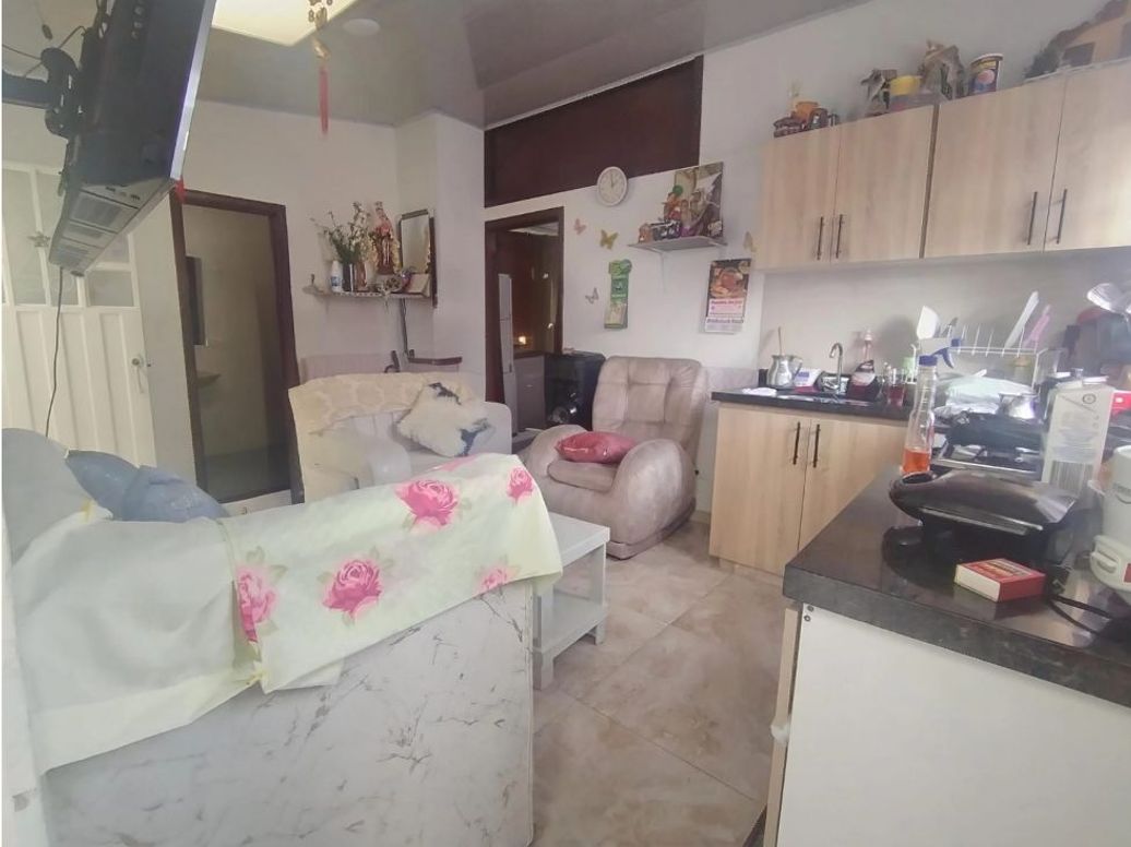 Casa de 10 alcobas en venta en San José Sur, Bogotá, 300 m² · foto 5 de 14