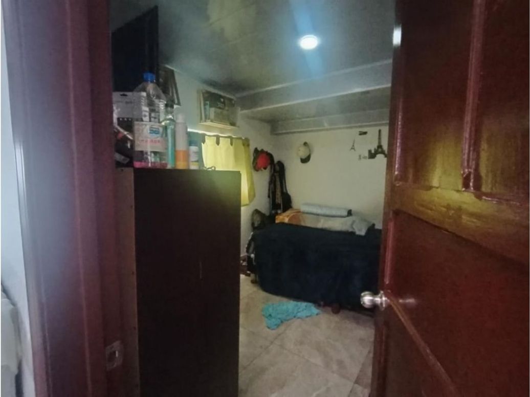 Casa de 10 alcobas en venta en San José Sur, Bogotá, 300 m² · foto 9 de 14