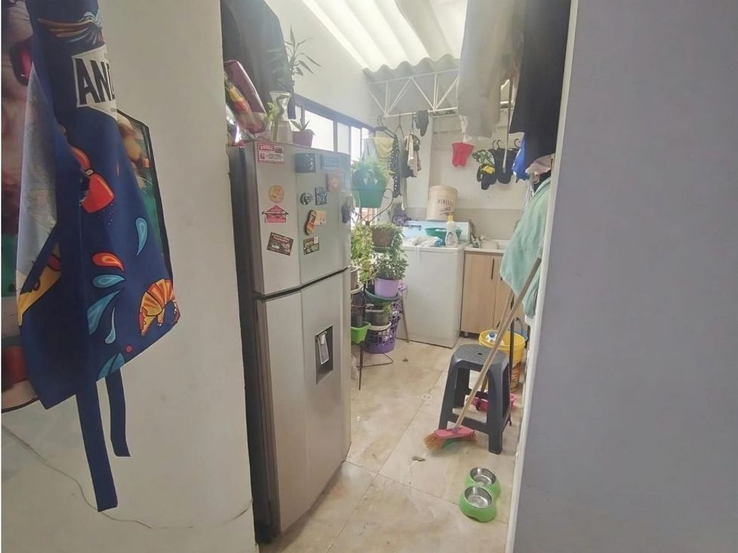 Casa de 10 alcobas en venta en San José Sur, Bogotá, 300 m² · foto 11 de 14