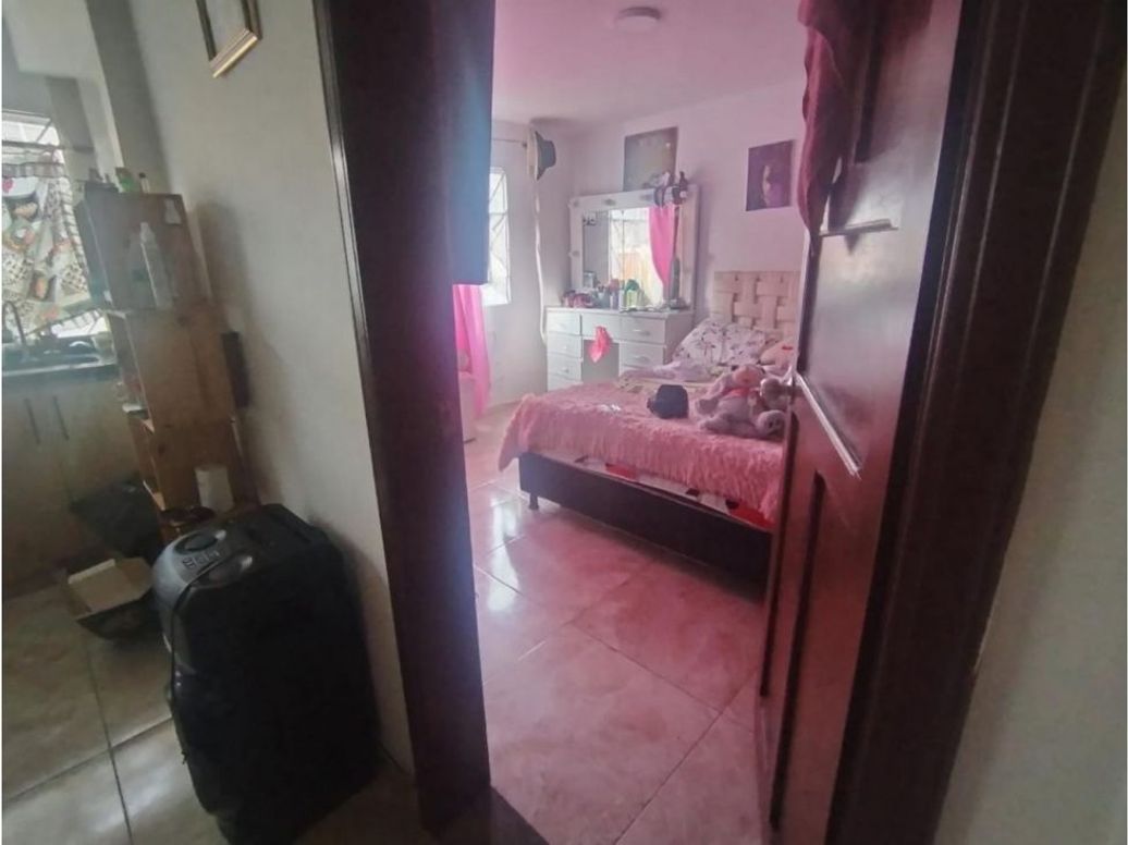 Casa de 10 alcobas en venta en San José Sur, Bogotá, 300 m² · foto 13 de 14