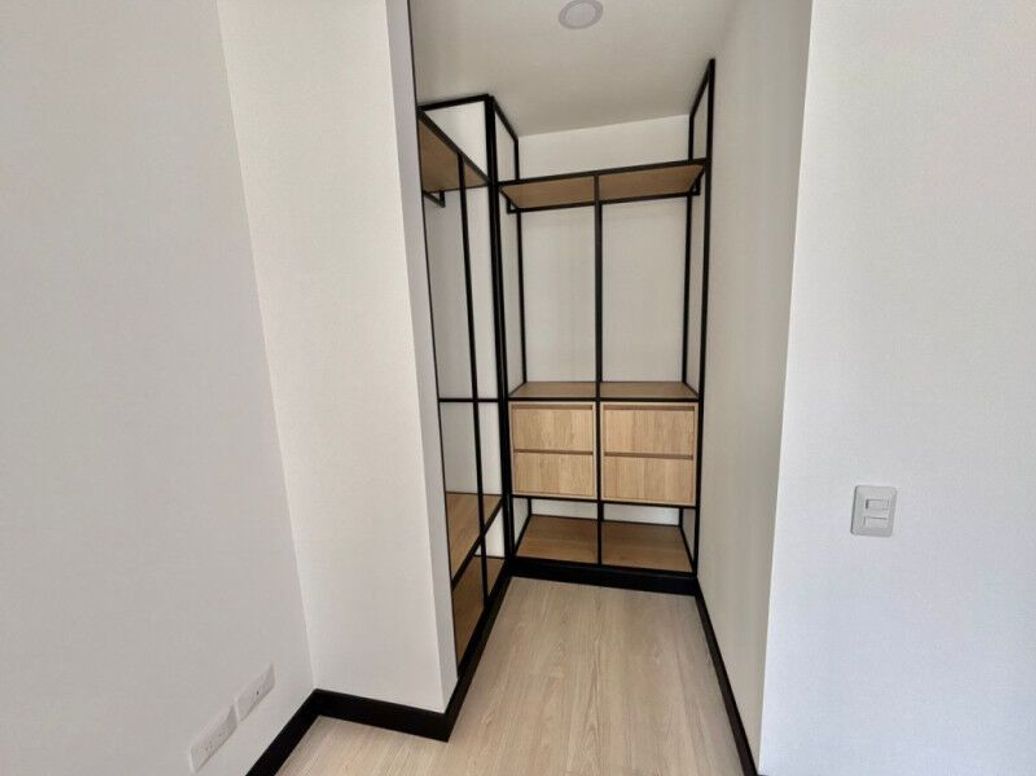 Apartamento de 1 alcoba en venta en Santa Barbara Oriental, Bogotá, 37 m² · foto 8 de 20